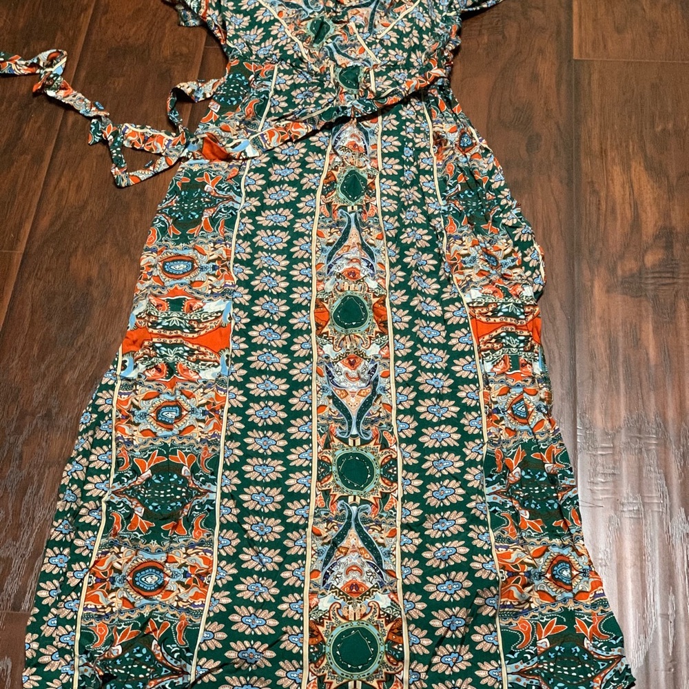 🆕 Floral Green and Orange Maxi Dress